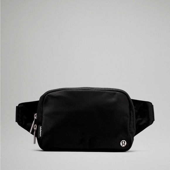 lululemon athletica Handbags - NWT. Lululemon Everywhere Belt Bag 2L Large Black